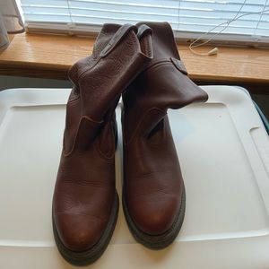 Double H leather pull up boots.